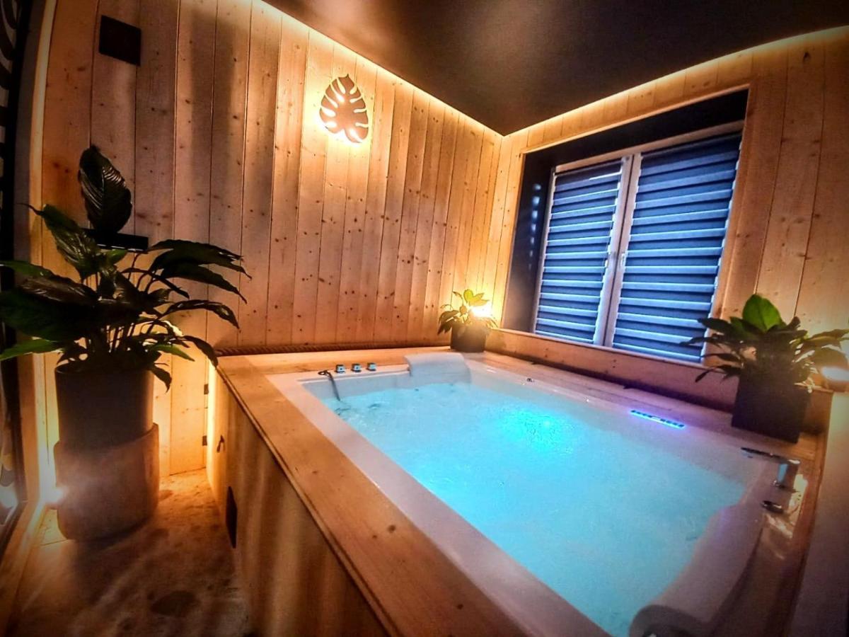 ביאליסטוק Vip Apartament Malmeda Jacuzzi מראה חיצוני תמונה